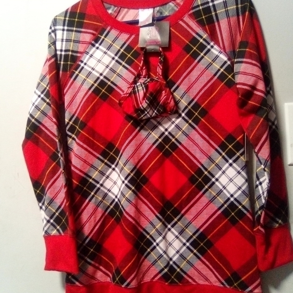 No boundaries ladies junior long sleeve tunic top. Size small.